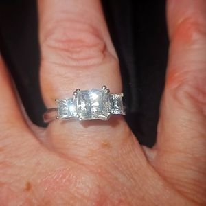 Touchstone Crystal Jewelry 3 Stone Ring. Size 6.